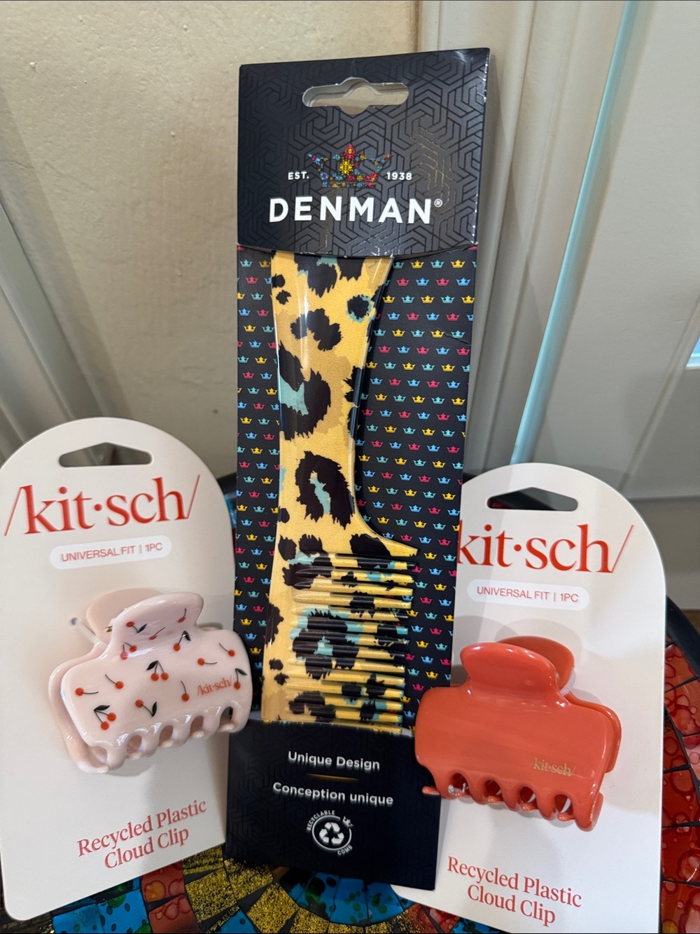 Kitsch (2) Cloud Hair Clip & Denman Comb